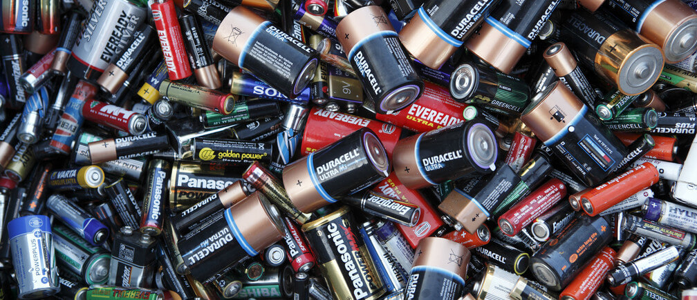 How batteries damage the environment
